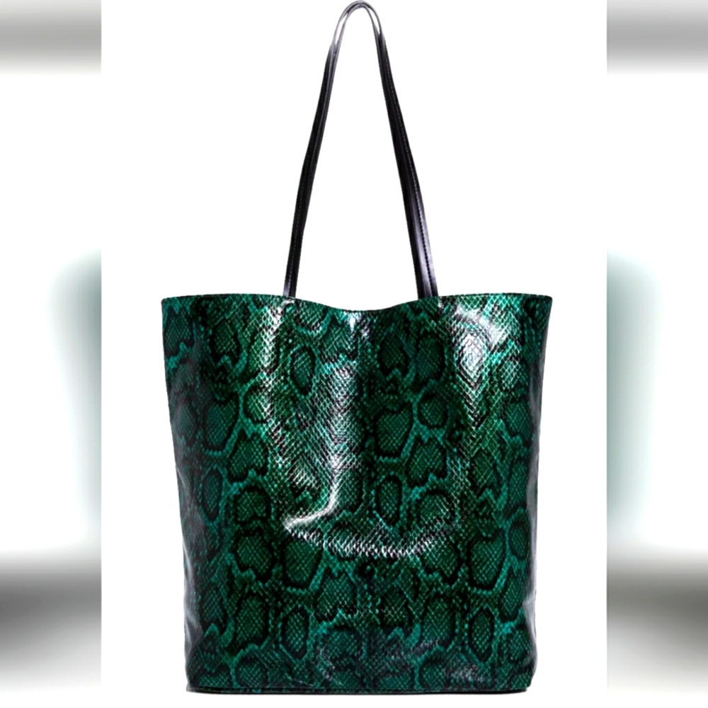 Bloomingdale’s Large Tote Bag Green